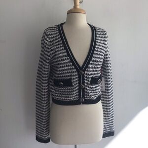 London Kaye cropped knit black/white v neck decorative button cardigan. Med NWT